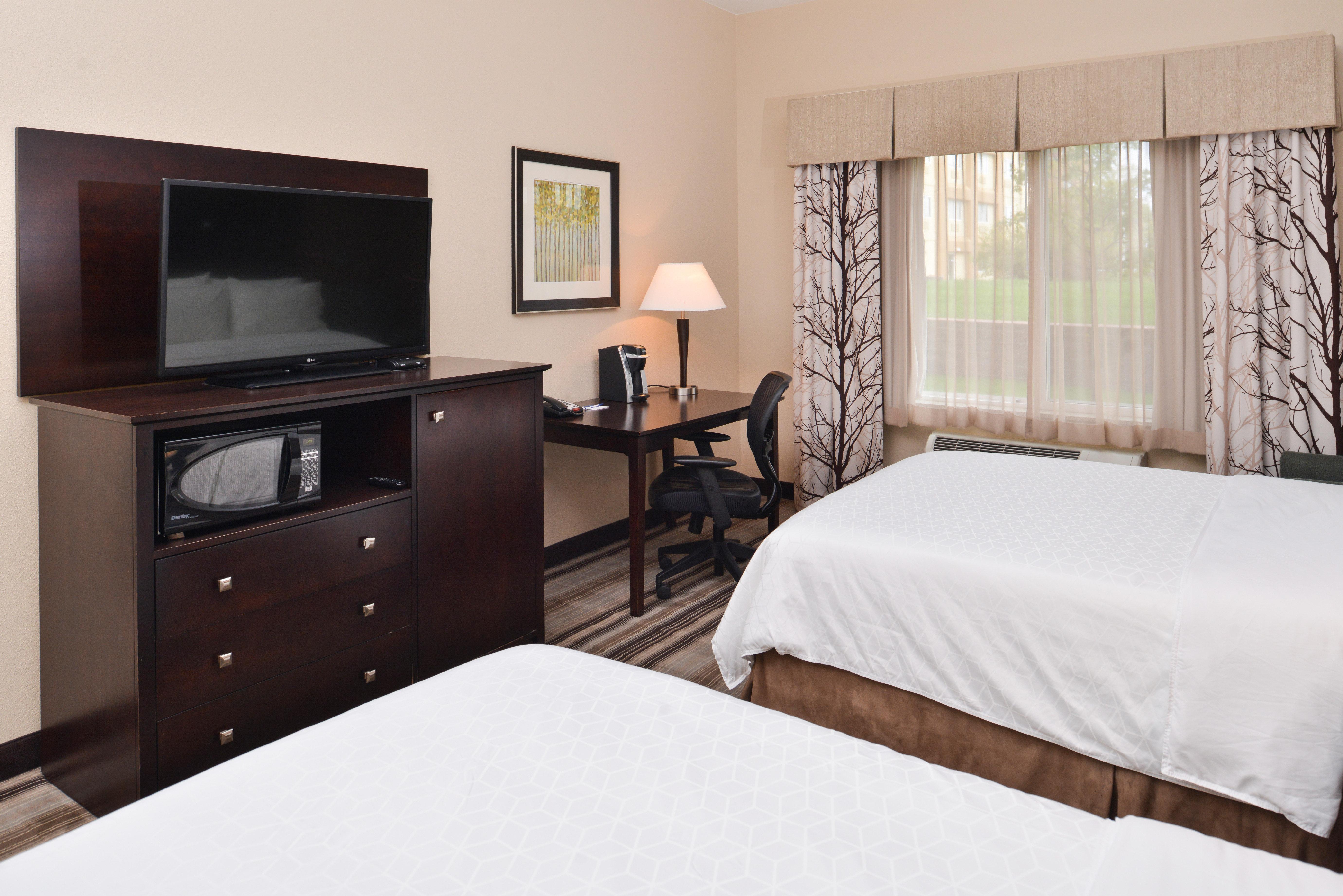 Holiday Inn Express & Suites Emporia Northwest By Ihg Exterior foto